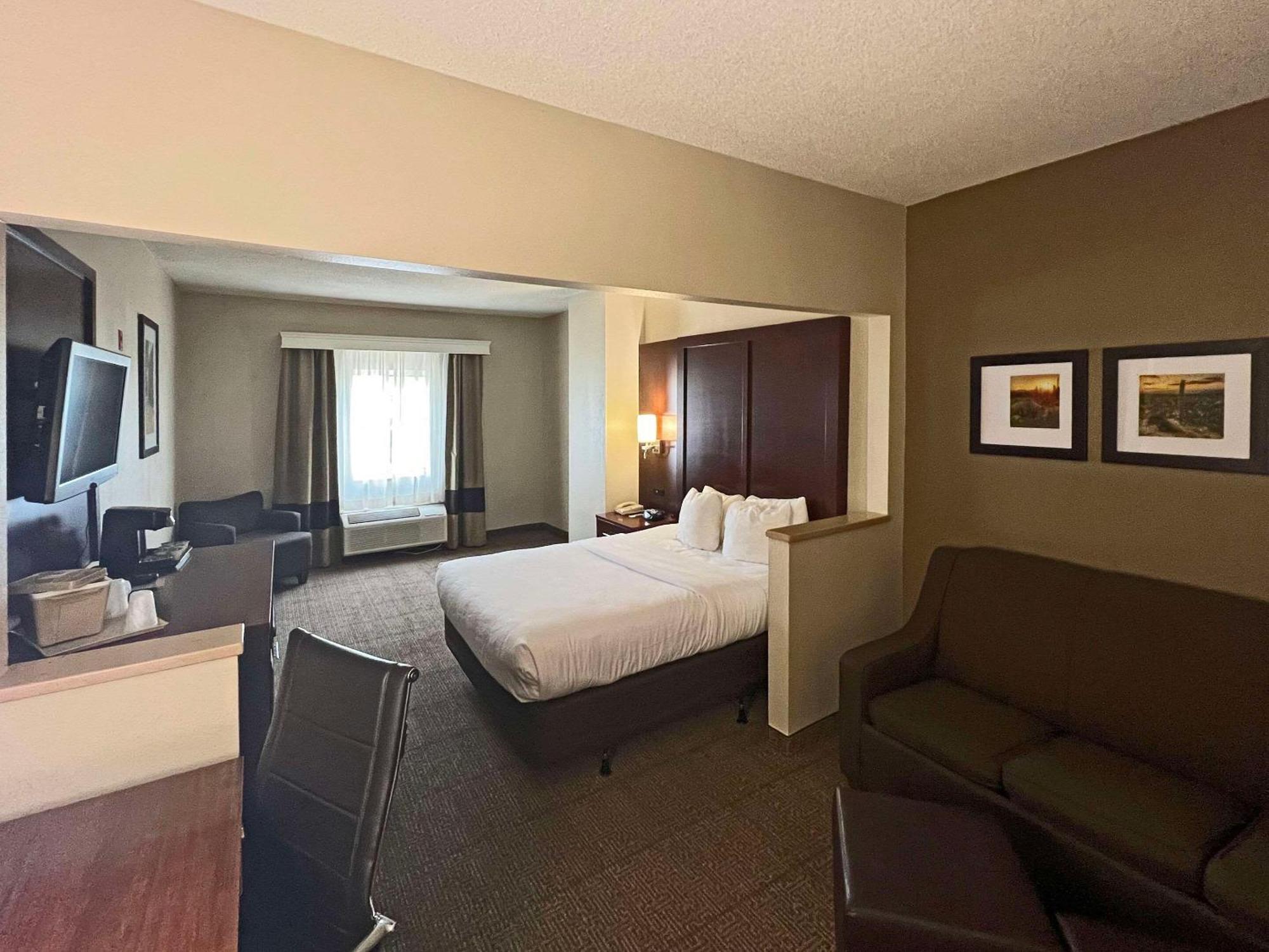 Comfort Suites Peoria Sports Complex Buitenkant foto
