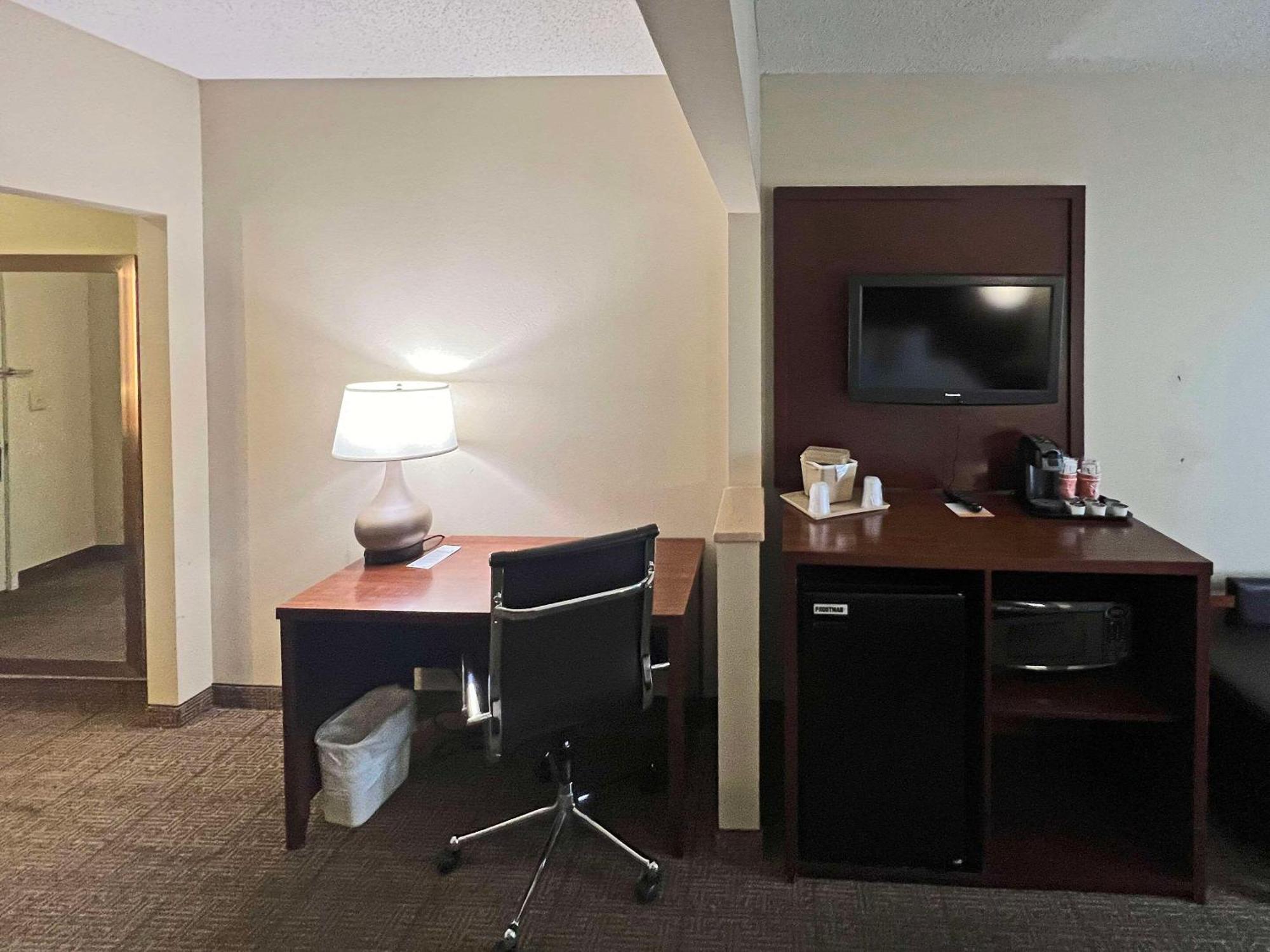 Comfort Suites Peoria Sports Complex Buitenkant foto