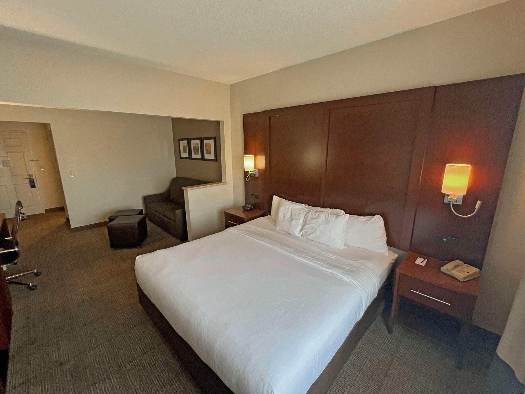 Comfort Suites Peoria Sports Complex Buitenkant foto