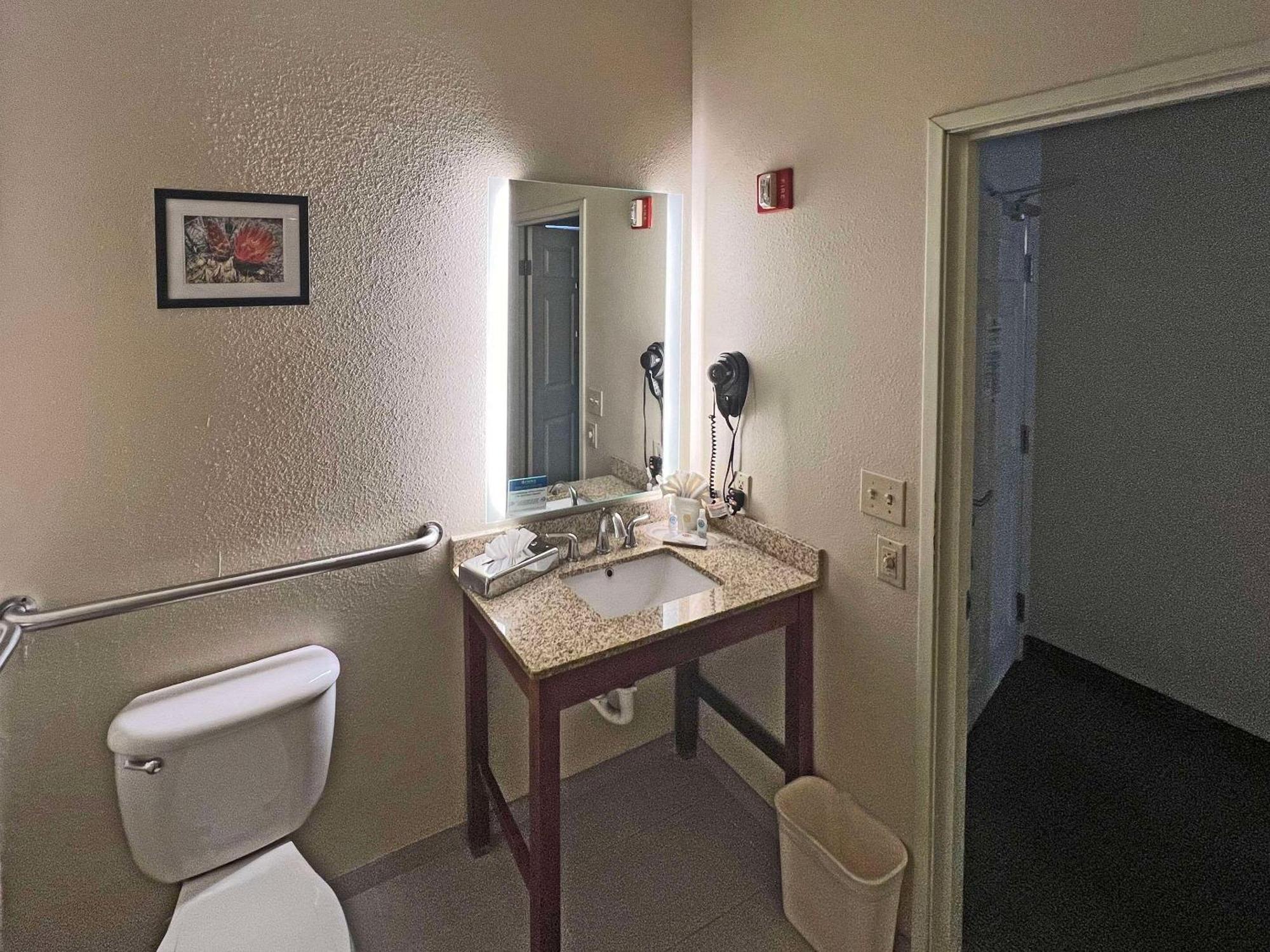 Comfort Suites Peoria Sports Complex Buitenkant foto