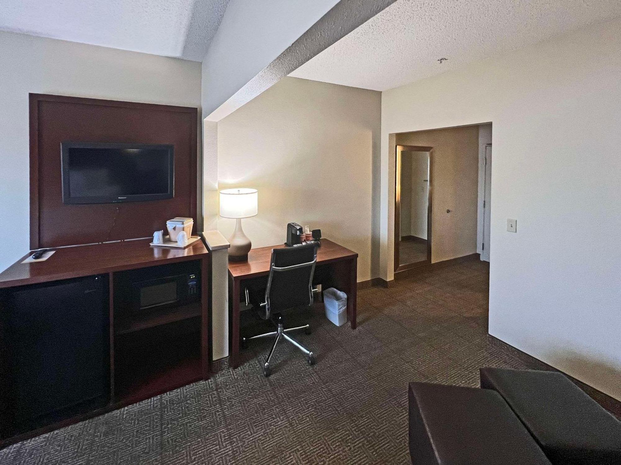 Comfort Suites Peoria Sports Complex Buitenkant foto
