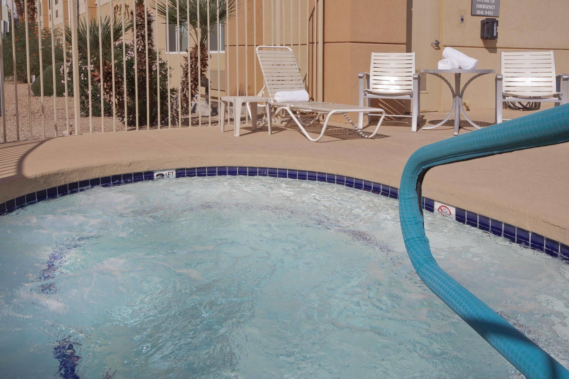 Comfort Suites Peoria Sports Complex Buitenkant foto